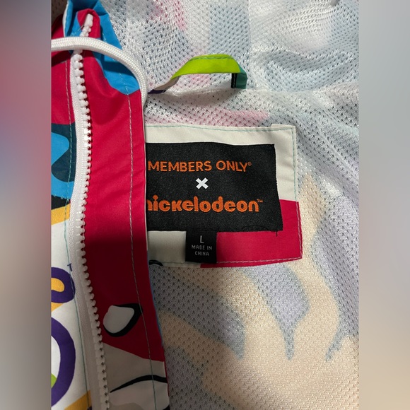 Lightweight jacket, perfect condition, no stains or rips. - Picture 3 of 4